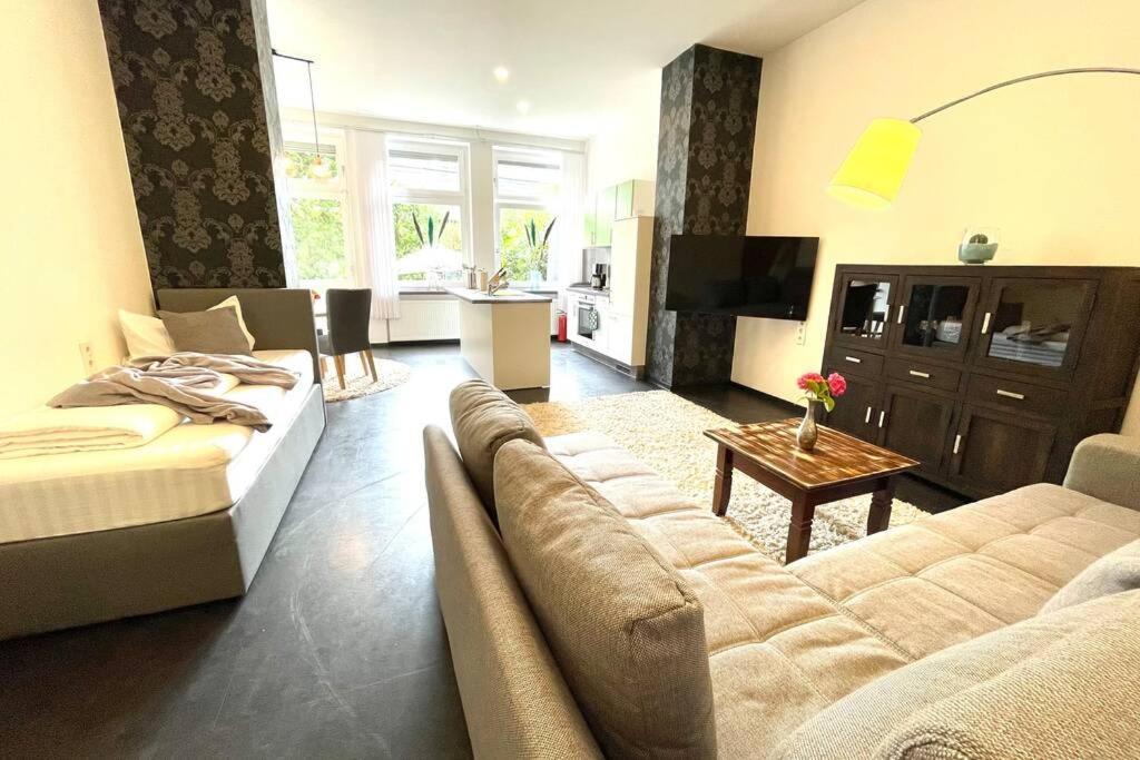 Villa Einhorn: Altstadt Loft Mit Privater Terrasse Goslar Bagian luar foto
