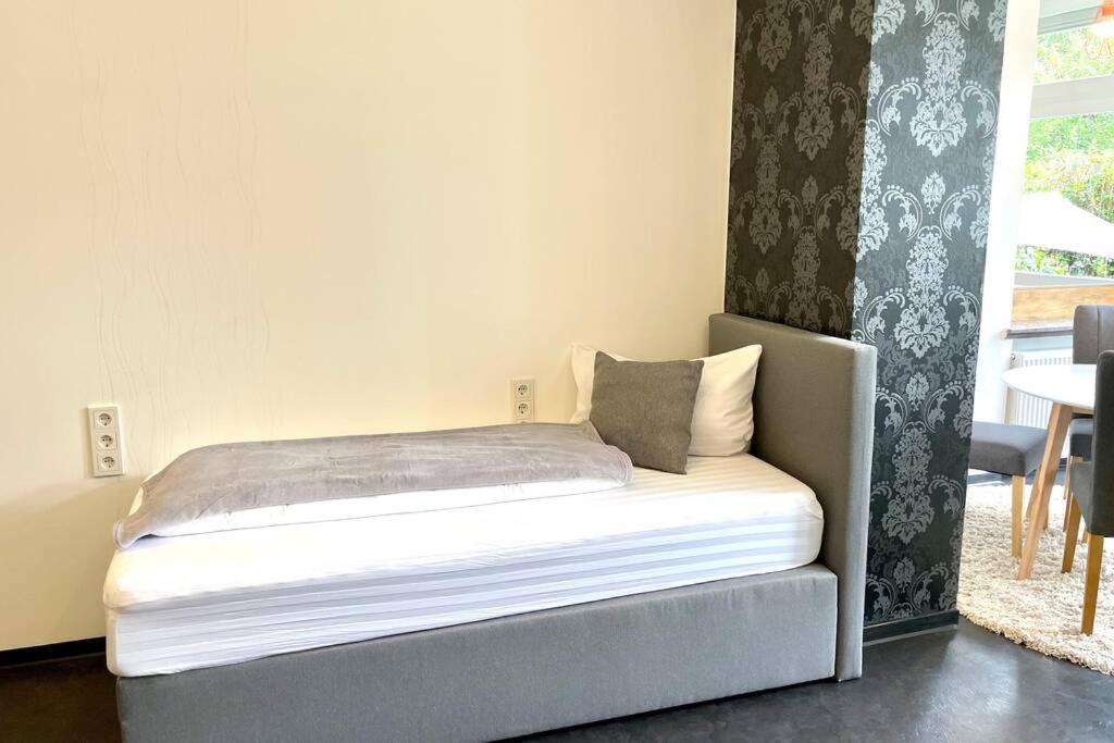 Villa Einhorn: Altstadt Loft Mit Privater Terrasse Goslar Bagian luar foto