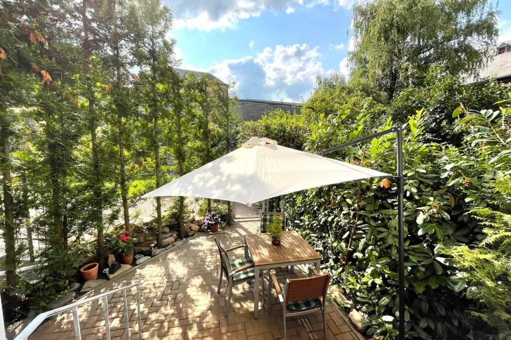 Villa Einhorn: Altstadt Loft Mit Privater Terrasse Goslar Bagian luar foto